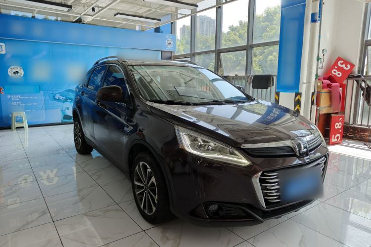 Used Luxgen U6 SUV 2017 Revised Version 1.6T Fashion Edition Front Right 45 Deg