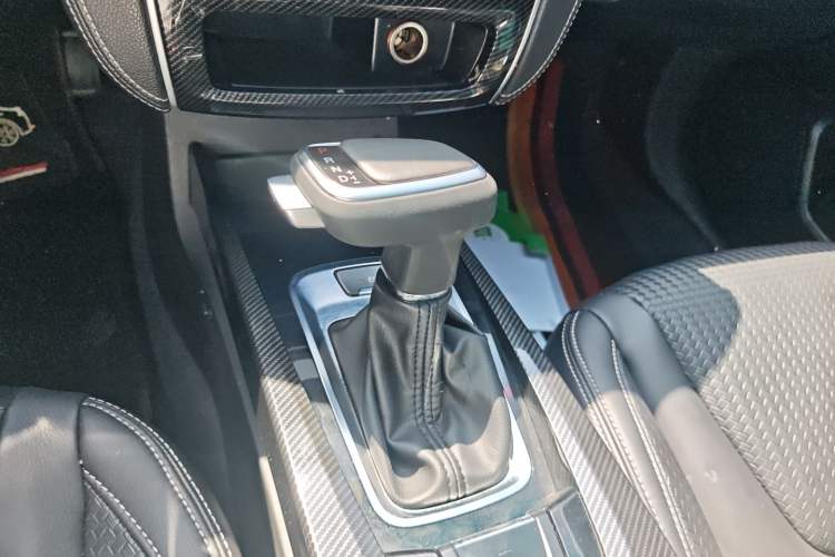 Used Luxgen U6 SUV 2017 Revised Version 1.6T Flagship Edition Gear Lever