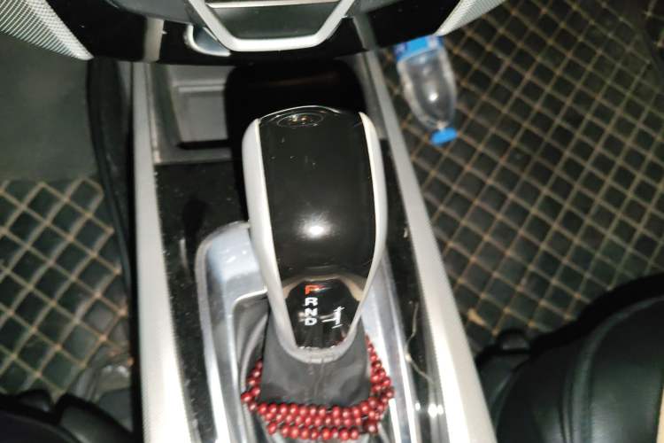 Used Luxgen U6 SUV 2017 1.8T Tech Value Model Gear Lever