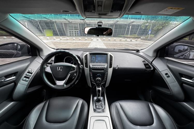 Used Luxgen U6 SUV 2017 1.8T Tech Value Model Interior 1