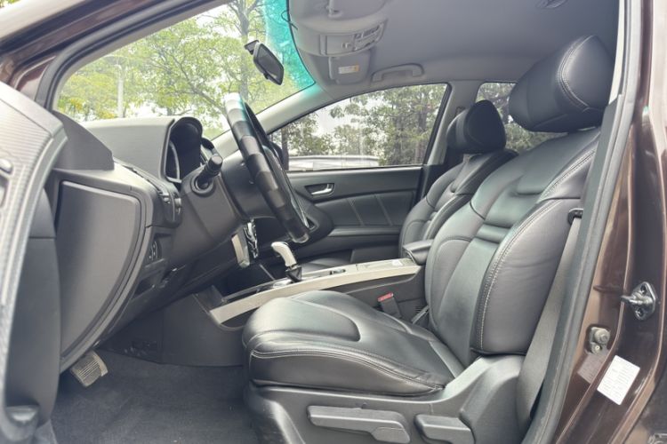 Used Luxgen U6 SUV 2017 1.8T Tech Value Model Interior 2