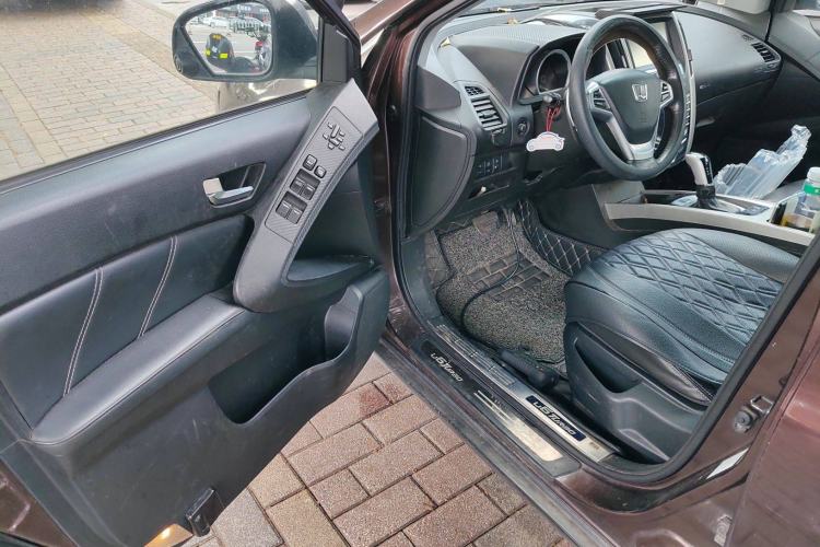 Used Luxgen U6 SUV 2017 1.8T Fashion-Upgraded Model Interior 3