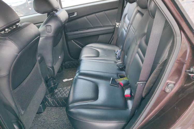 Used Luxgen U6 SUV 2017 1.8T Fashion-Upgraded Model Interior 4