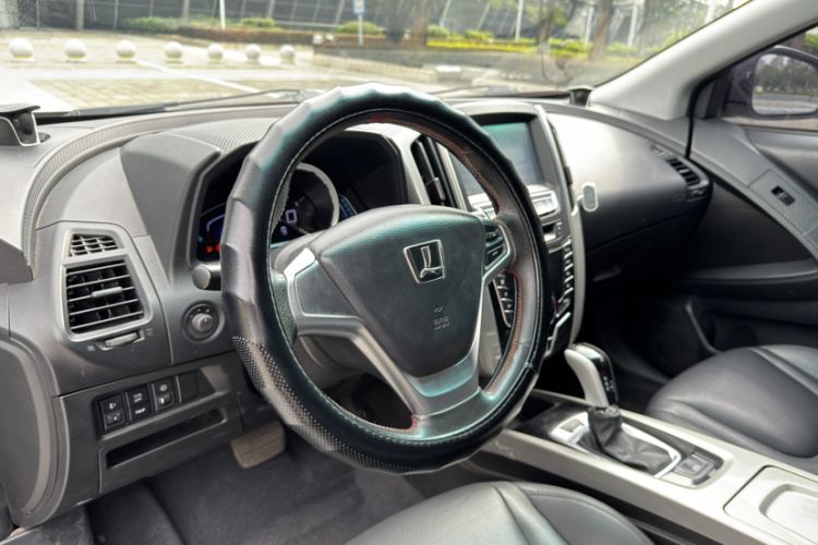 Used Luxgen U6 SUV 2017 1.8T Tech Value Model Interior 5