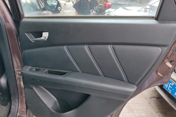 Used Luxgen U6 SUV 2017 1.8T Fashion-Upgraded Model Interior 6