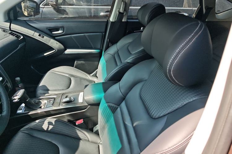Used Luxgen U6 SUV 2017 Revised Version 1.6T Flagship Edition Left Front Seat