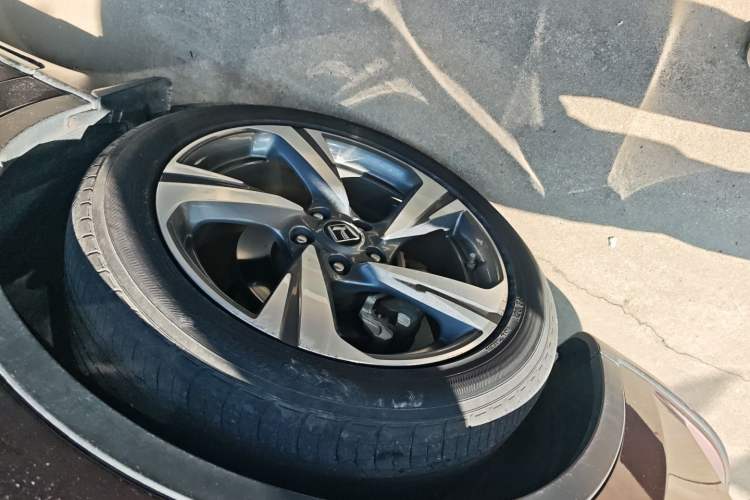 Used Luxgen U6 SUV 2017 Revised Version 1.6T Flagship Edition Left Front Wheel Hub
