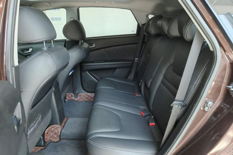 Used Luxgen U6 SUV 2017 Revised Version 1.6T Fashion Edition Left Rear Seat