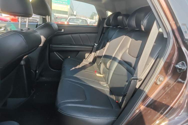 Used Luxgen U6 SUV 2017 Revised Version 1.6T Fashion Edition Left Rear Seat
