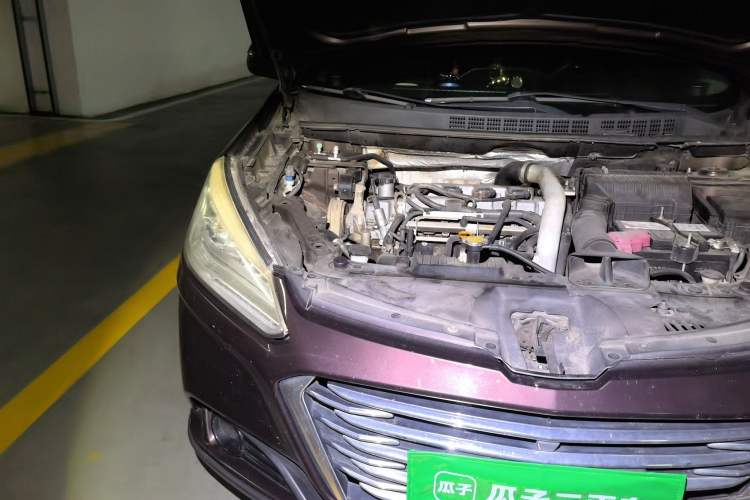 Used Luxgen U6 SUV 2017 Revised Version 1.8T Fashion Edition Right Front Headlight