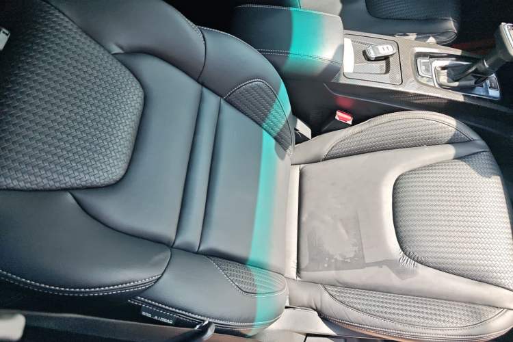 Used Luxgen U6 SUV 2017 Revised Version 1.6T Flagship Edition Right Front Seat