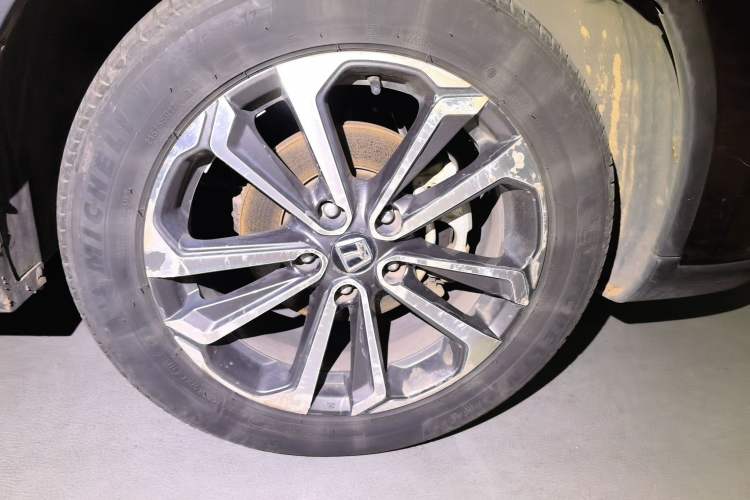 Used Luxgen U6 SUV 2017 Revised Version 1.8T Fashion Edition Right Front Wheel Hub