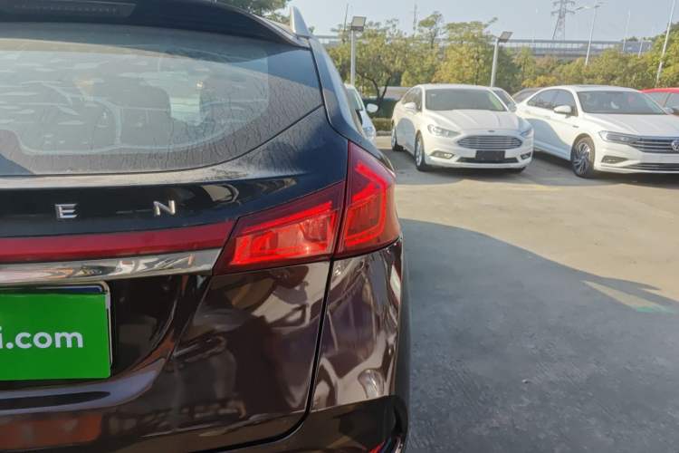 Used Luxgen U6 SUV 2017 Revised Version 1.6T Fashion Edition Right Rear Taillight