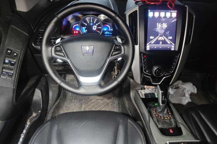 Used Luxgen U6 SUV 2017 1.8T Enhanced Charm Edition Steering Wheel