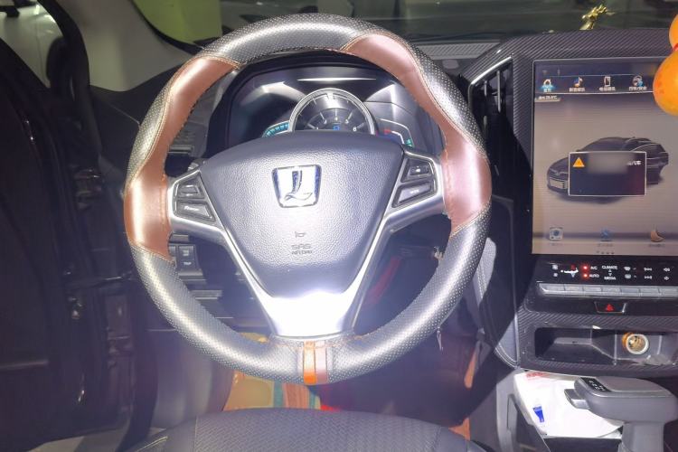 Used Luxgen U6 SUV 2017 Revised Version 1.8T Fashion Edition Steering Wheel