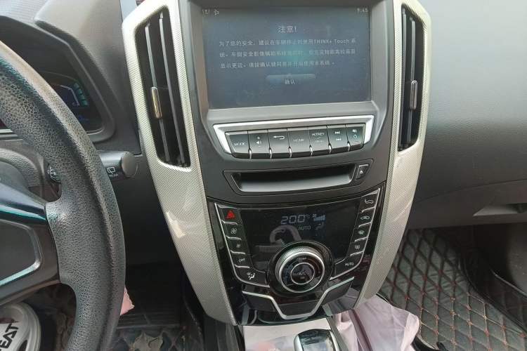 Used Luxgen U6 SUV 2017 1.8T Tech Value Model Audio And AC Panel