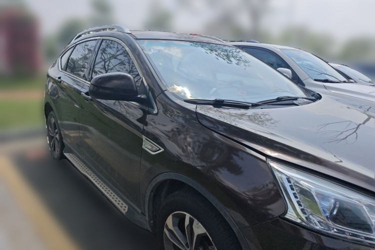 Used Luxgen U6 SUV 2017 1.8T Fashion-Upgraded Model Front Right 45 Deg