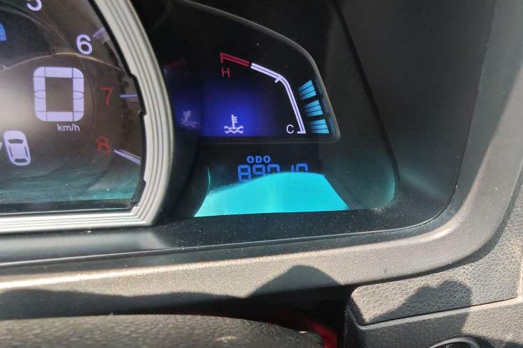 Used Luxgen U6 SUV 2017 1.8T Fashion-Upgraded Model Odometer Close Up