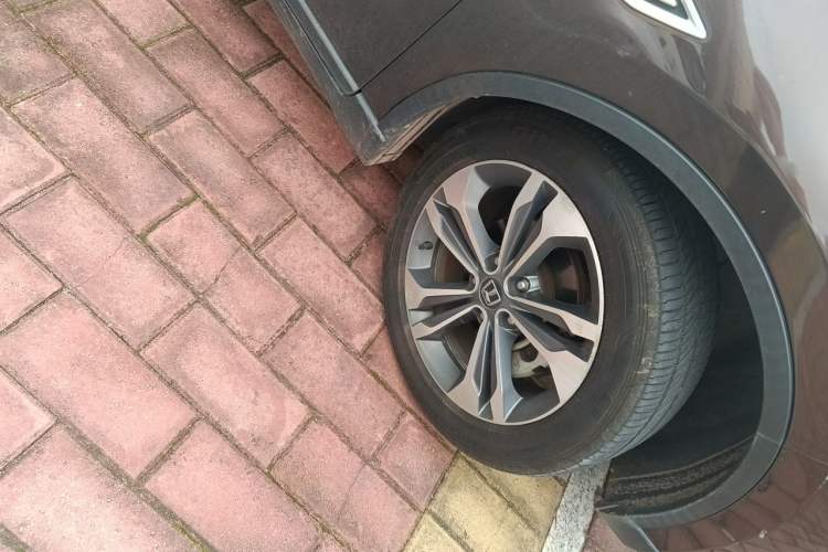 Used Luxgen U6 SUV 2017 1.8T Tech Value Model Right Front Wheel Hub