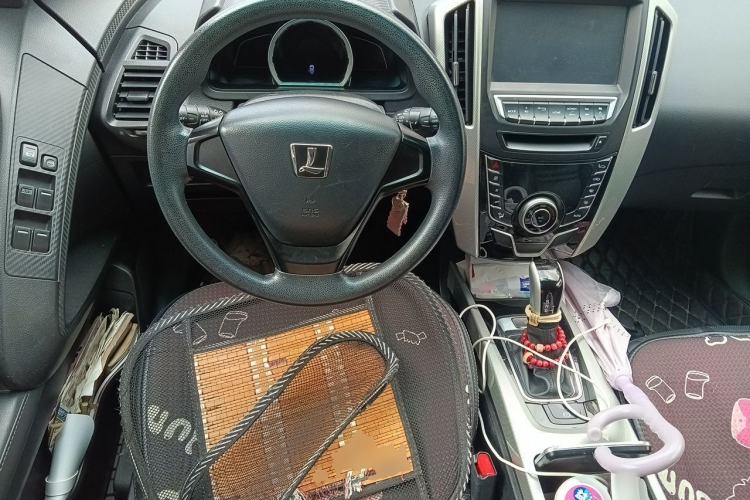 Used Luxgen U6 SUV 2017 1.8T Tech Value Model Steering Wheel