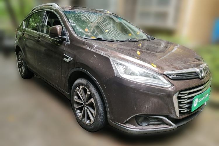Used Luxgen U6 SUV 2017 Revised Version 1.6T Fashion Edition Front Right 45 Deg