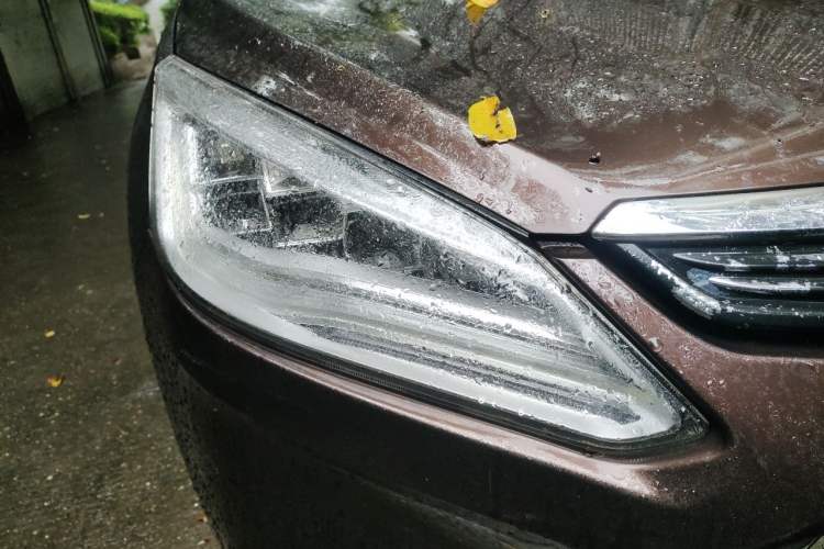 Used Luxgen U6 SUV 2017 Revised Version 1.6T Fashion Edition Right Front Headlight