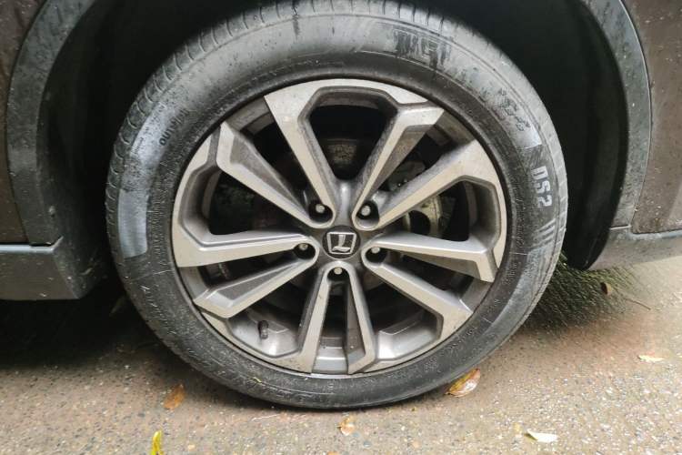 Used Luxgen U6 SUV 2017 Revised Version 1.6T Fashion Edition Right Front Wheel Hub