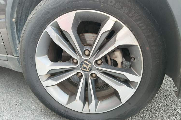 Used Luxgen U6 SUV 2017 1.8T Enhanced Charm Edition Right Front Wheel Hub