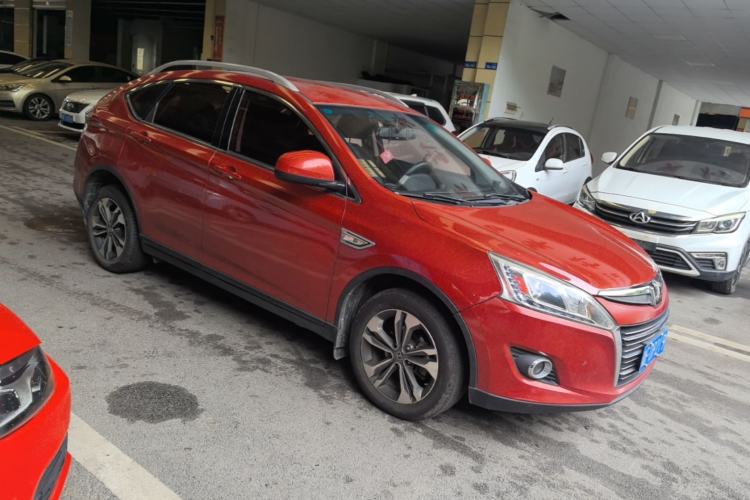 Used Luxgen U6 SUV 2017 1.8T Tech Value Model Front Right 45 Deg
