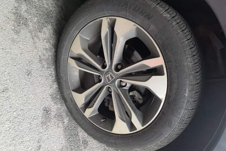 Used Luxgen U6 SUV 2017 1.8T Tech Value Model Left Front Wheel Hub