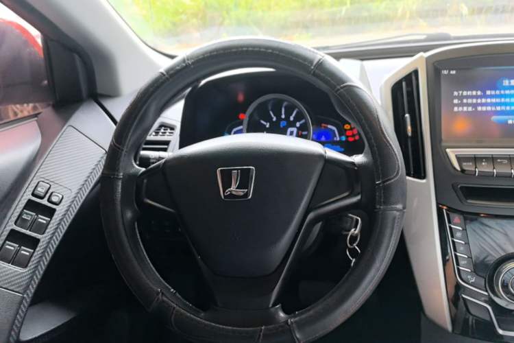 Used Luxgen U6 SUV 2017 1.8T Tech Value Model Steering Wheel
