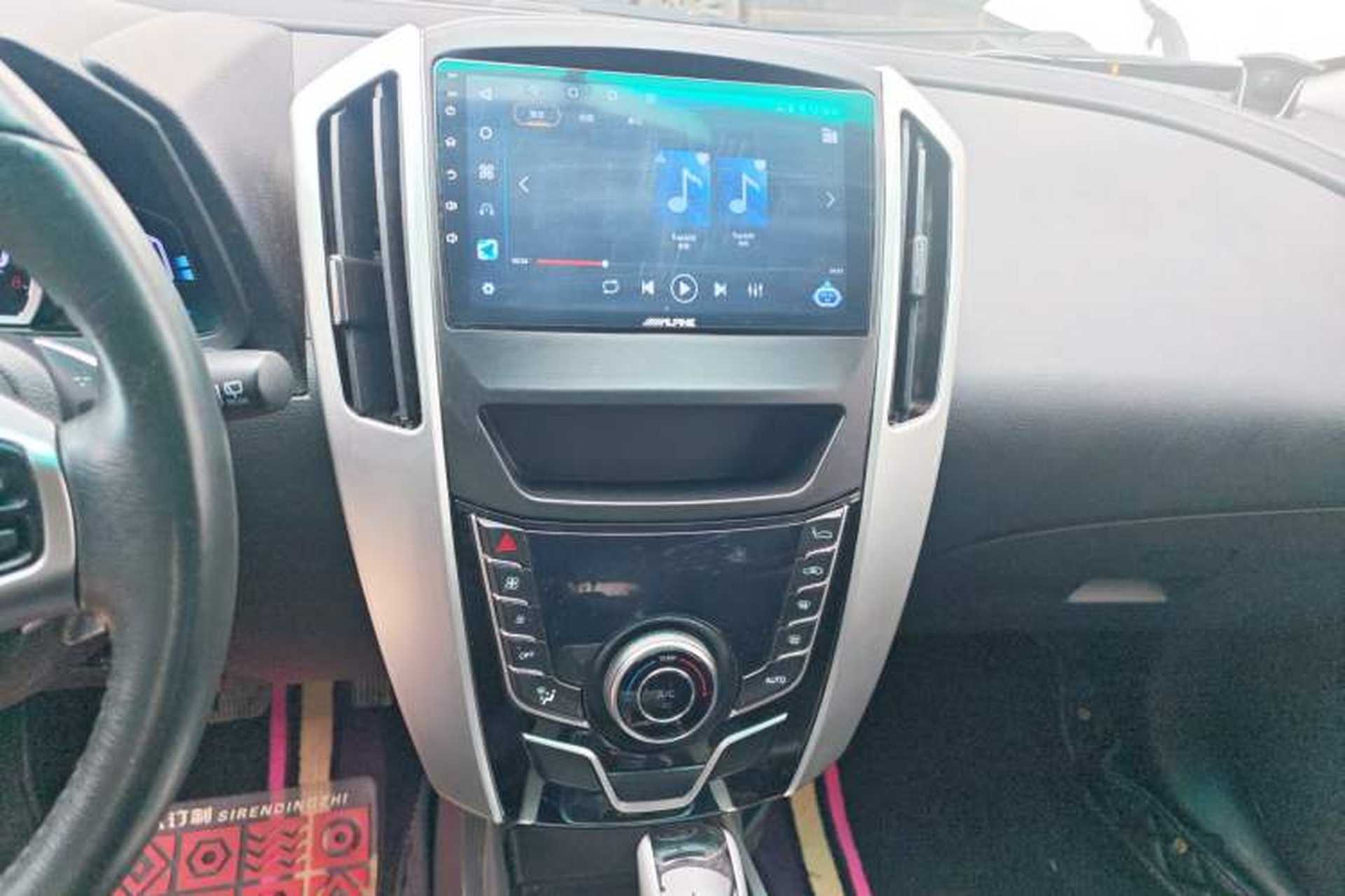 Used Luxgen U6 SUV 2017 1.8T Enhanced Charm Edition Audio And AC Panel