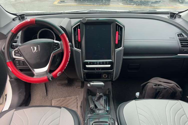 Used Luxgen U6 SUV 2017 Revised Version 1.6T Fashion Edition Center Console