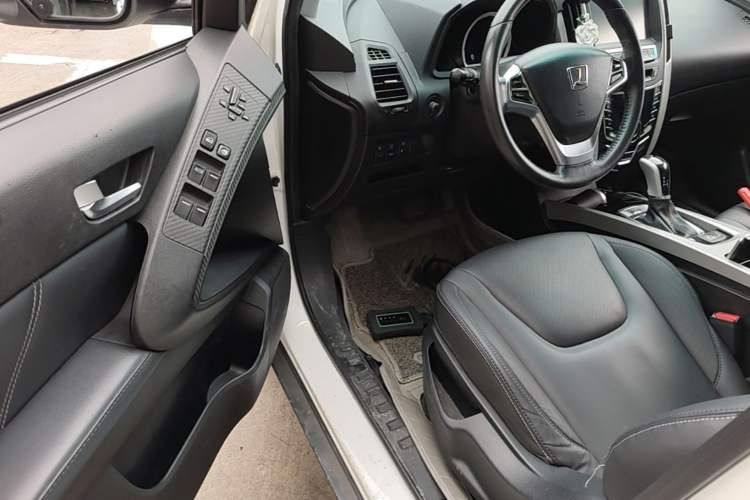 Used Luxgen U6 SUV 2017 1.8T Fashion-Upgraded Model Driver Seat