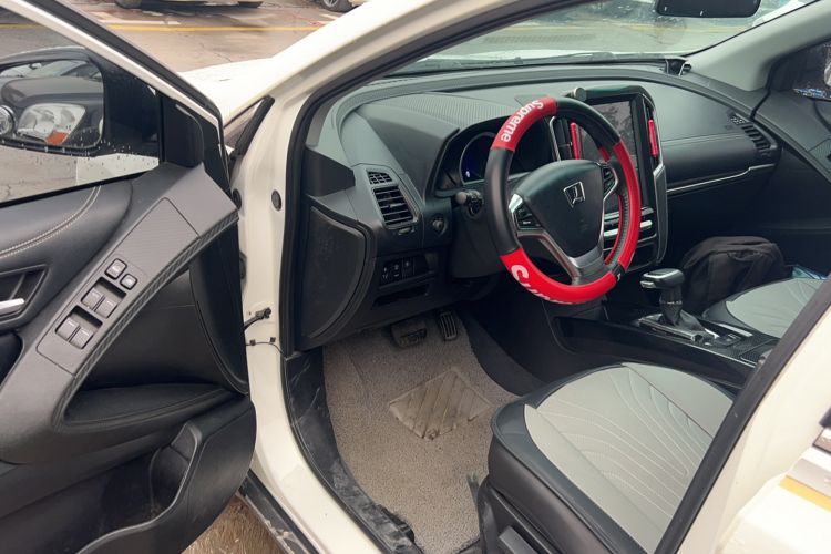 Used Luxgen U6 SUV 2017 Revised Version 1.6T Fashion Edition Driver Seat