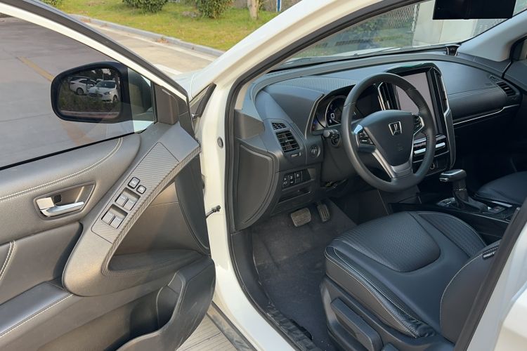 Used Luxgen U6 SUV 2017 Revised Version 1.6T Fashion Edition Driver Seat
