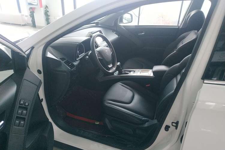 Used Luxgen U6 SUV 2017 1.8T Tech Value Model Driver Seat