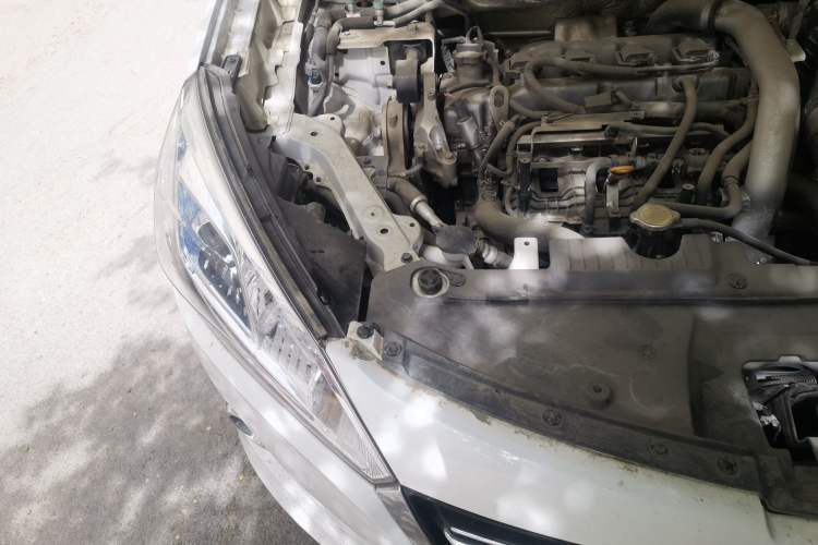 Used Luxgen U6 SUV 2017 1.8T Tech Value Model Engine Bay Right