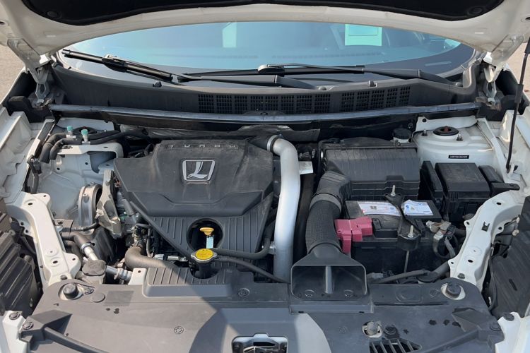 Used Luxgen U6 SUV 2017 1.8T ZhiZun Model Engine Bay