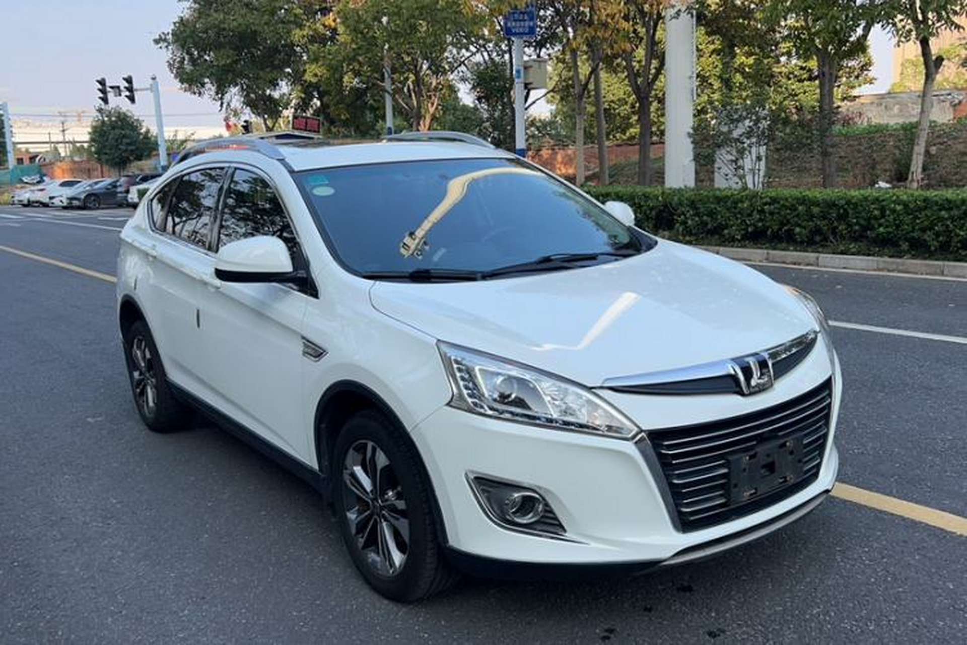 Used Luxgen U6 SUV 2017 1.8T Enhanced Charm Edition Exterior 4