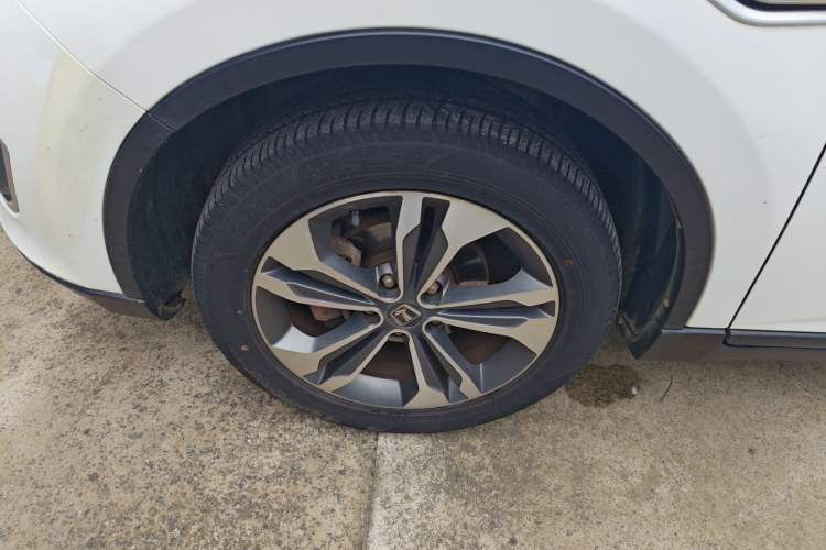 Used Luxgen U6 SUV 2017 1.8T Enhanced Charm Edition Exterior 4