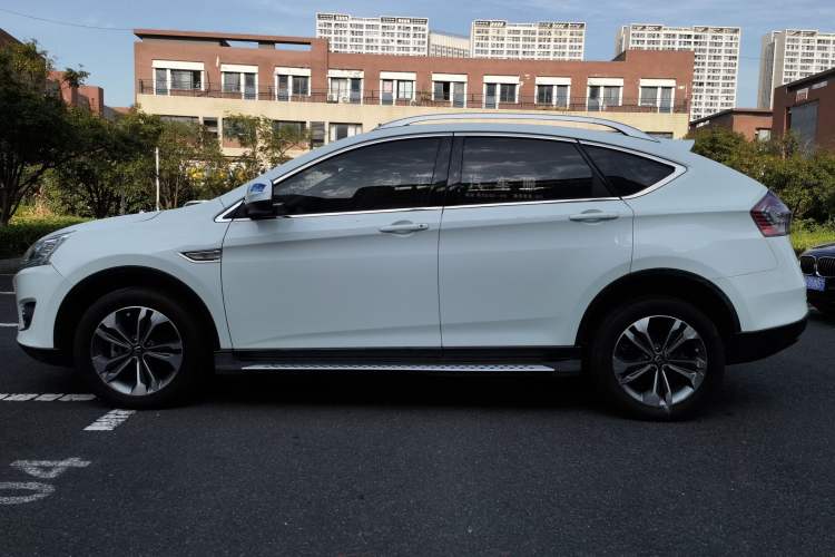Used Luxgen U6 SUV 2017 1.8T Enhanced Charm Edition Exterior 5