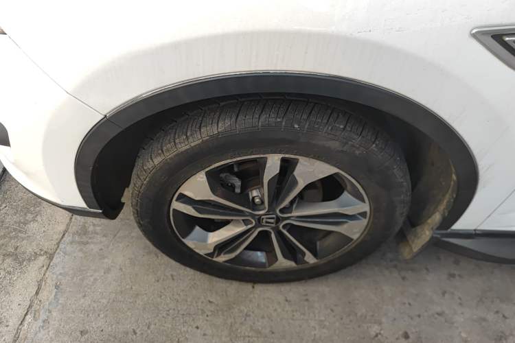 Used Luxgen U6 SUV 2017 1.8T Tech Value Model Exterior 7