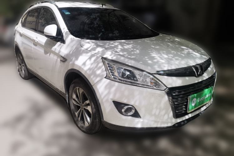 Used Luxgen U6 SUV 2017 1.8T Tech Value Model Front Right 45 Deg