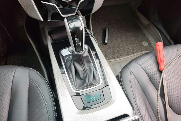 Used Luxgen U6 SUV 2017 1.8T Fashion-Upgraded Model Gear Lever