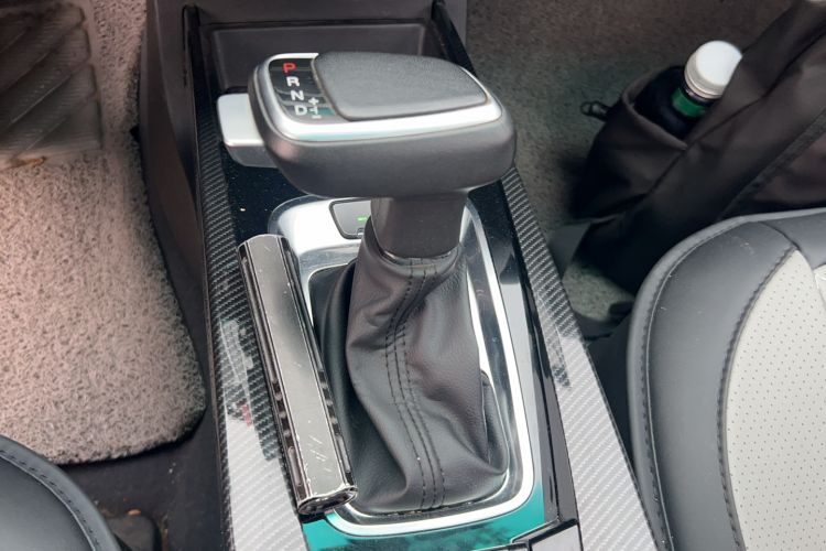 Used Luxgen U6 SUV 2017 Revised Version 1.6T Fashion Edition Gear Lever