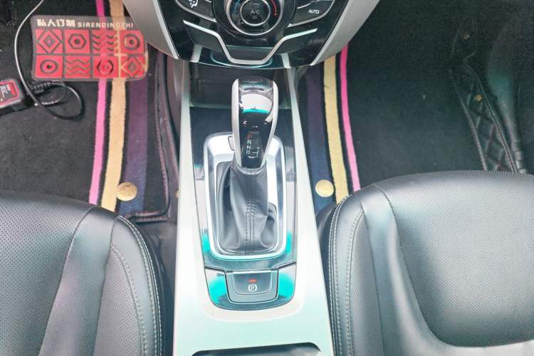 Used Luxgen U6 SUV 2017 1.8T Enhanced Charm Edition Gear Lever