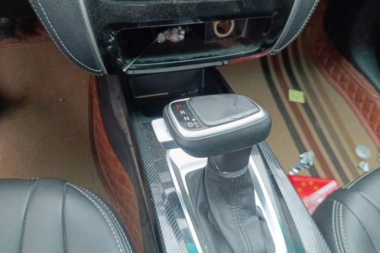Used Luxgen U6 SUV 2017 Revised Version 1.6T New Innovation Type Gear Lever