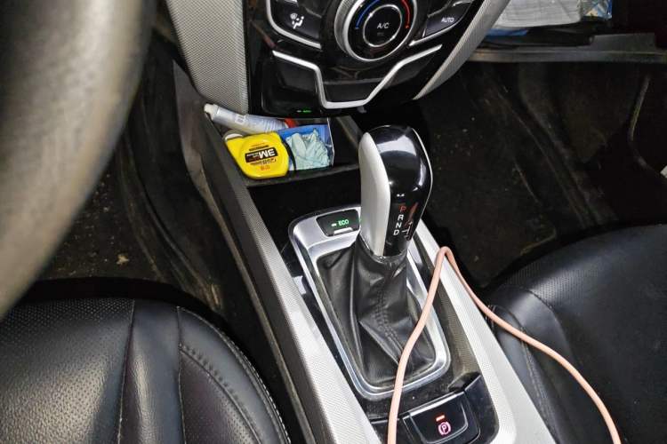 Used Luxgen U6 SUV 2017 1.8T Tech Value Model Gear Lever