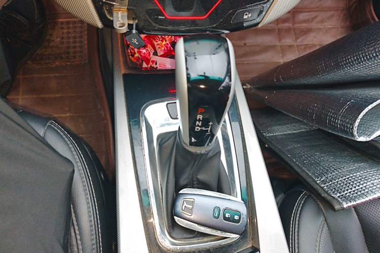 Used Luxgen U6 SUV 2017 1.8T Fashion-Upgraded Model Gear Lever